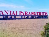 Spot Foto Monumen Pantai Parangtritis Bantul Yogyakarta
